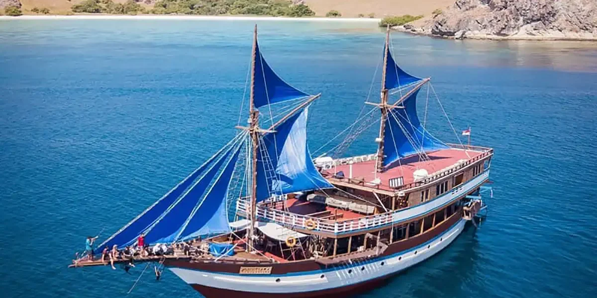 Phinisi Boot Mutiara Kreuzfahrt Labuan Bajo