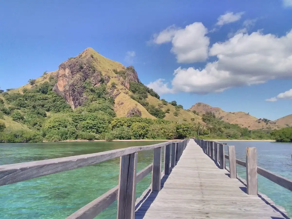 Manjarite Island