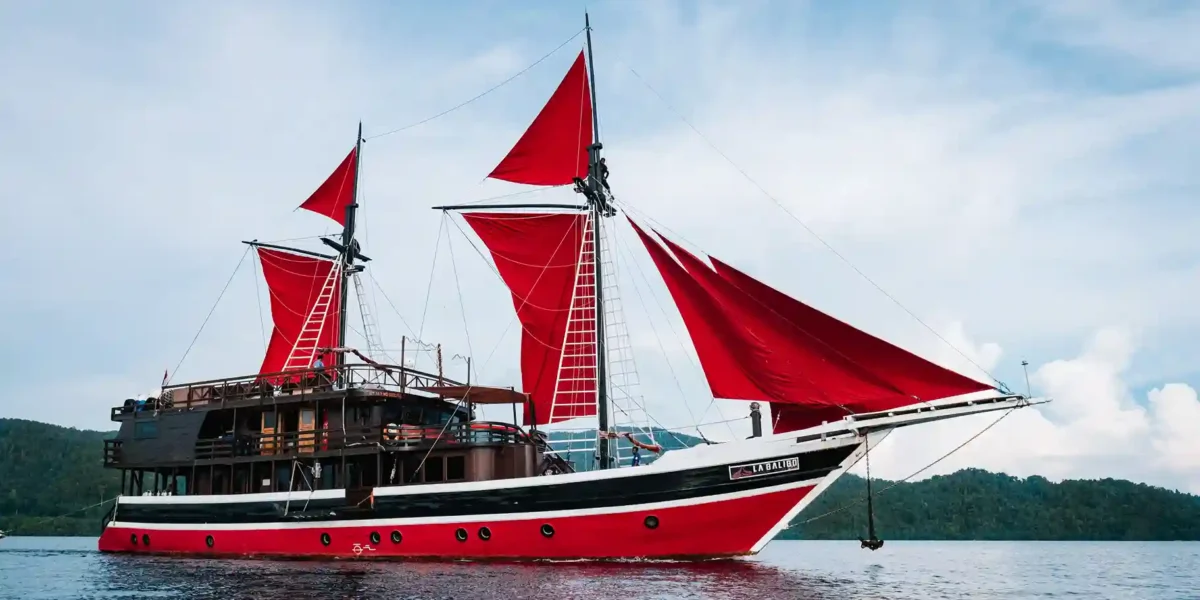 Raja Ampat Bootscharter