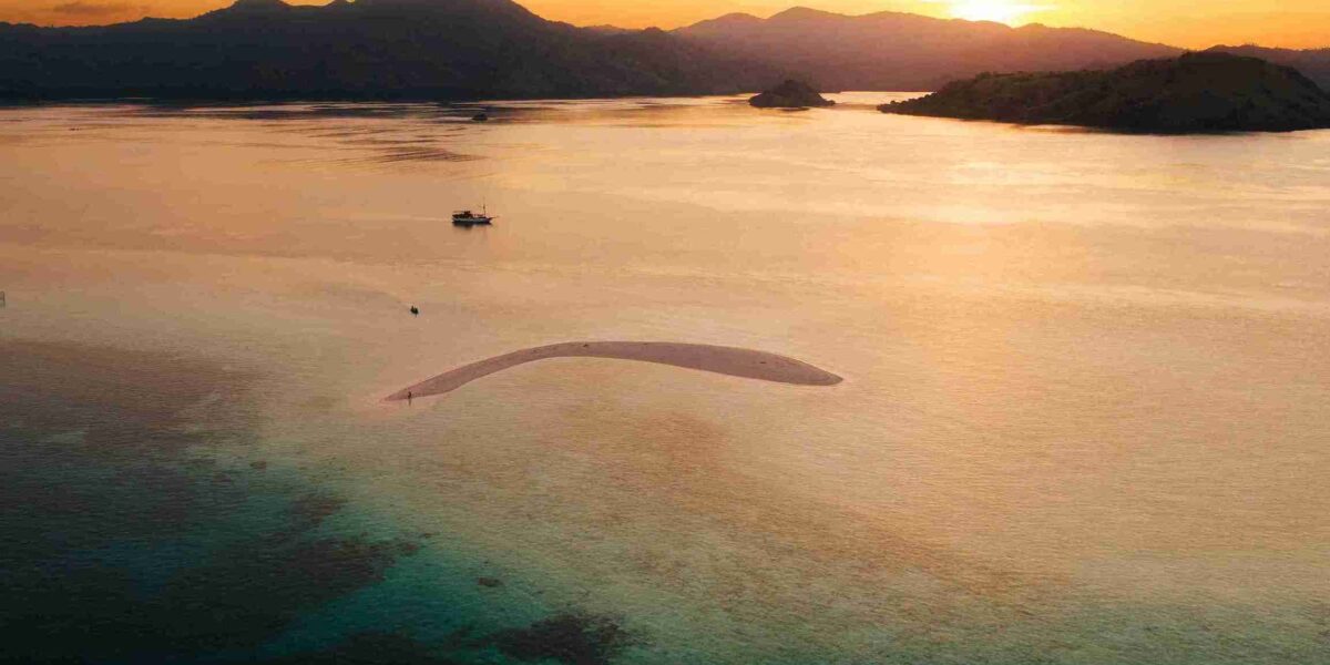 Drohnenaufnahme von Taka Makassar, Komodo Nationalpark