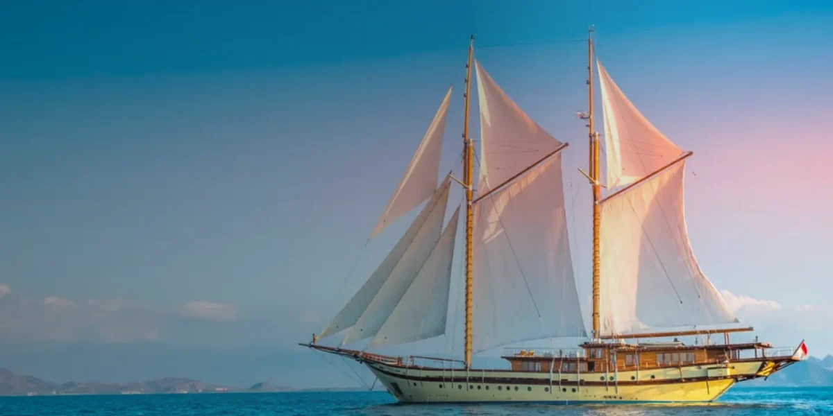 a Phinisi Phinisi-Boot Kreuzfahrt Ozean