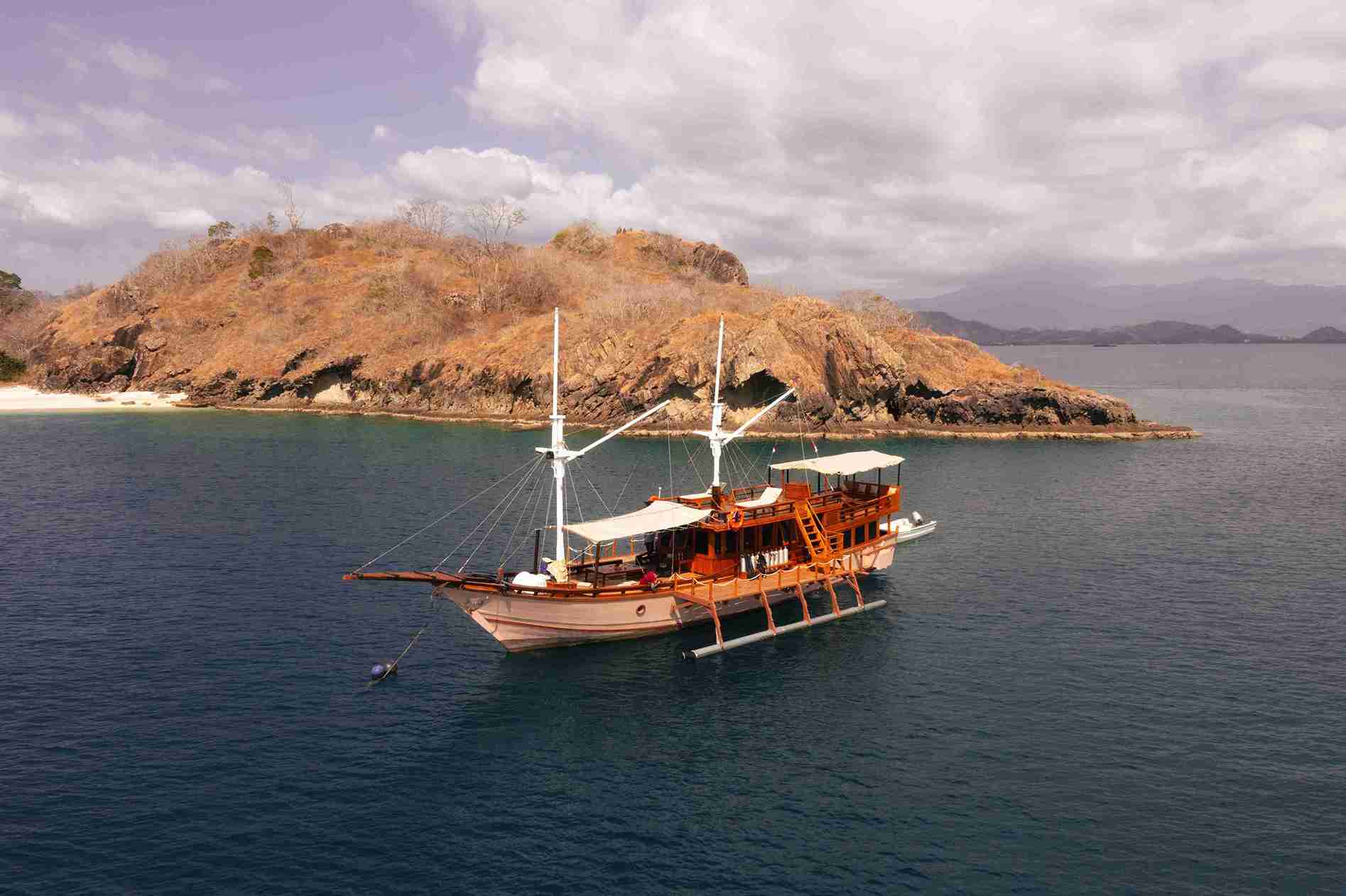A Phinisi Kreuzfahrt Insel Komodo