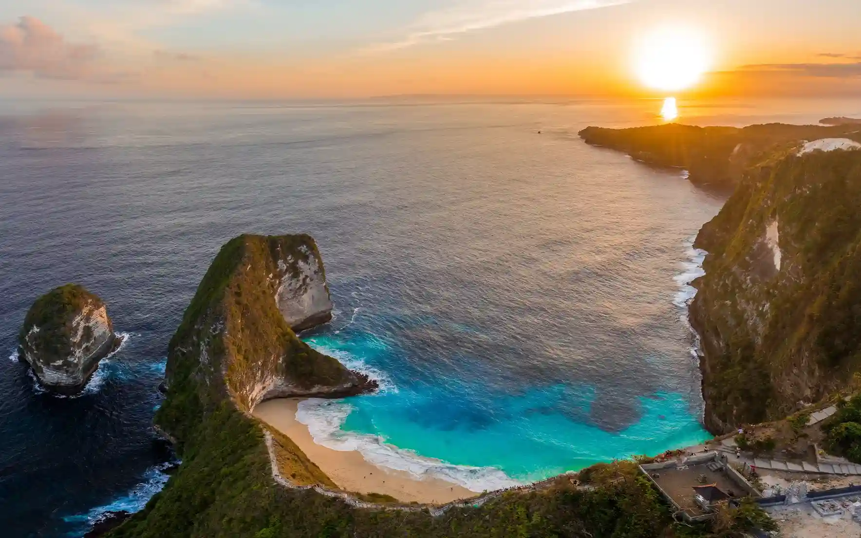 Ayvara Komodo + Nusa Penida Bundling Package