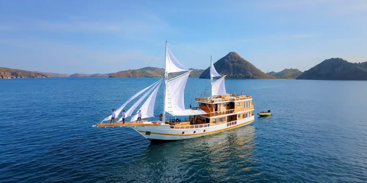 Barakati Yacht Kreuzfahrt Phinisi Charter von Komodo Luxury