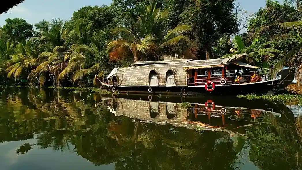 Die Backwaters von Kerala in Indien – Komodo Luxury