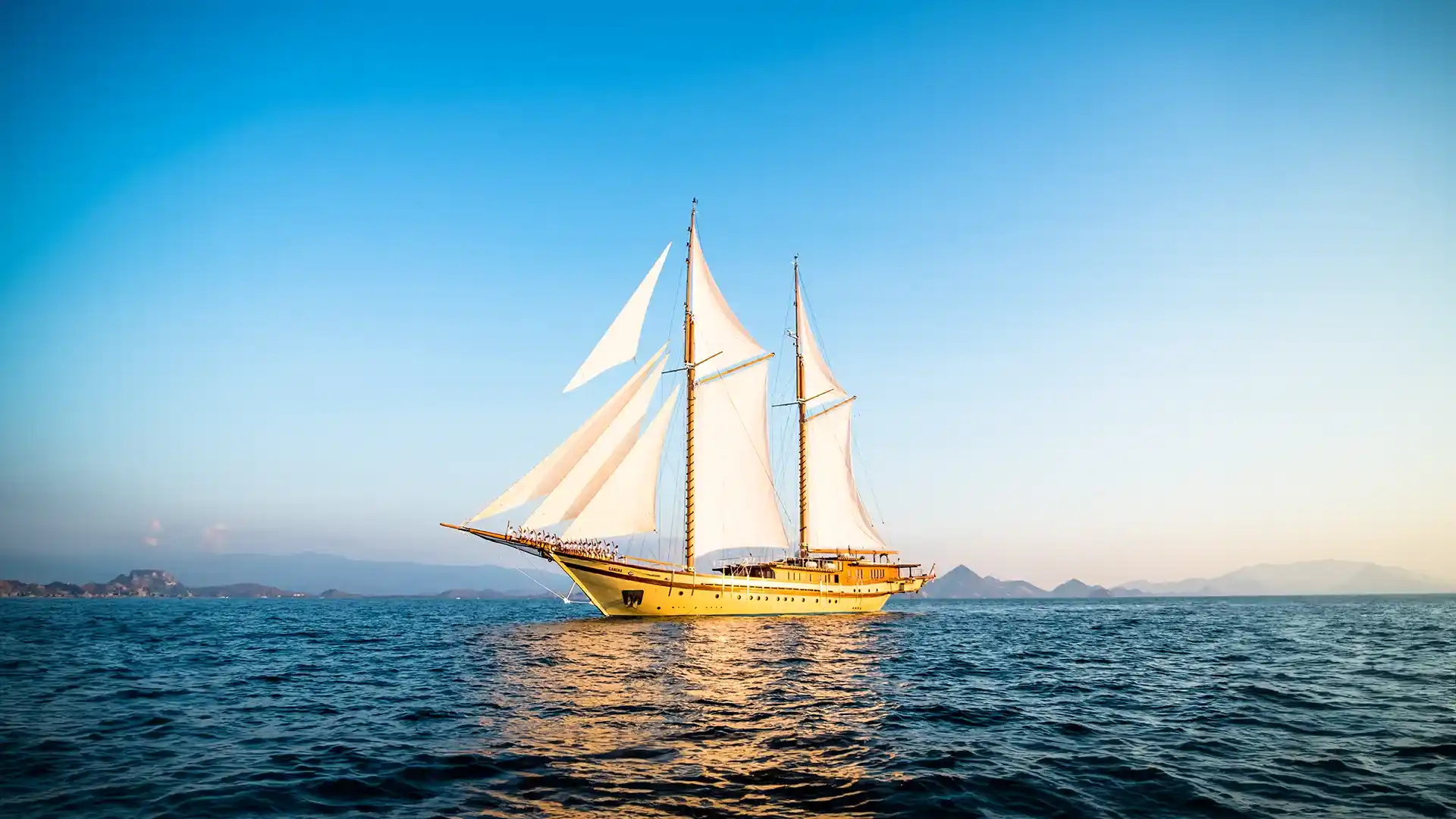लामिमा यॉट क्रूज़ फ़िनिसी चार्टर द्वारा Komodo Luxury