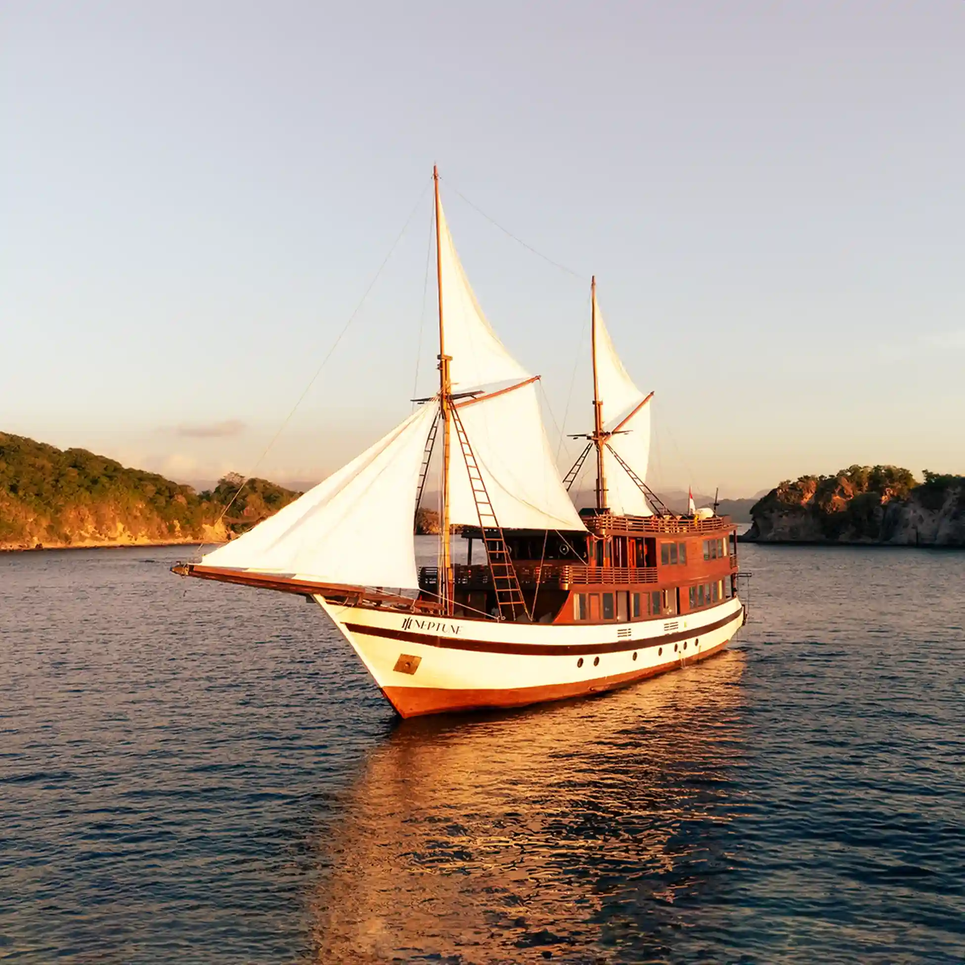 Neptune Cruise Phinisi