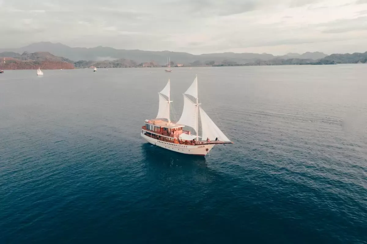 Elbark Cruise Phinisi