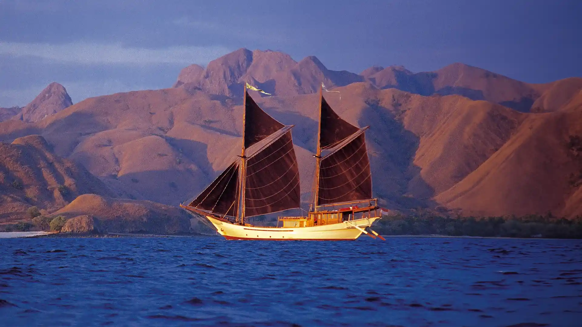 Silolona Kreuzfahrt Phinisi Charter von Komodo Luxury