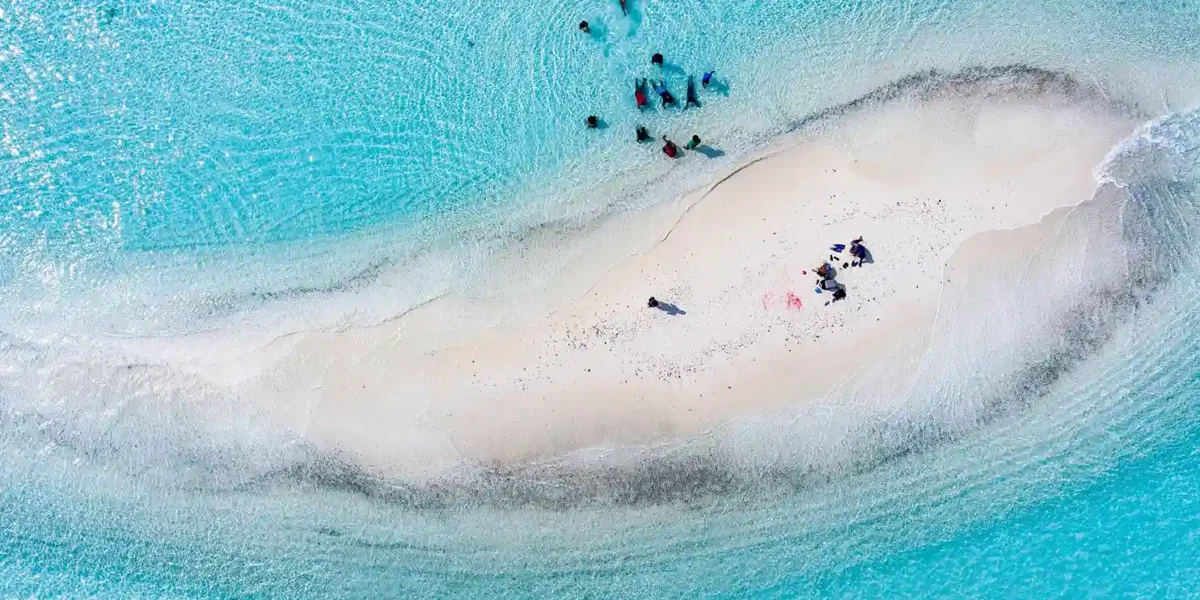 Sandbank in Yenbuba, Raja Ampat – Komodo Luxury