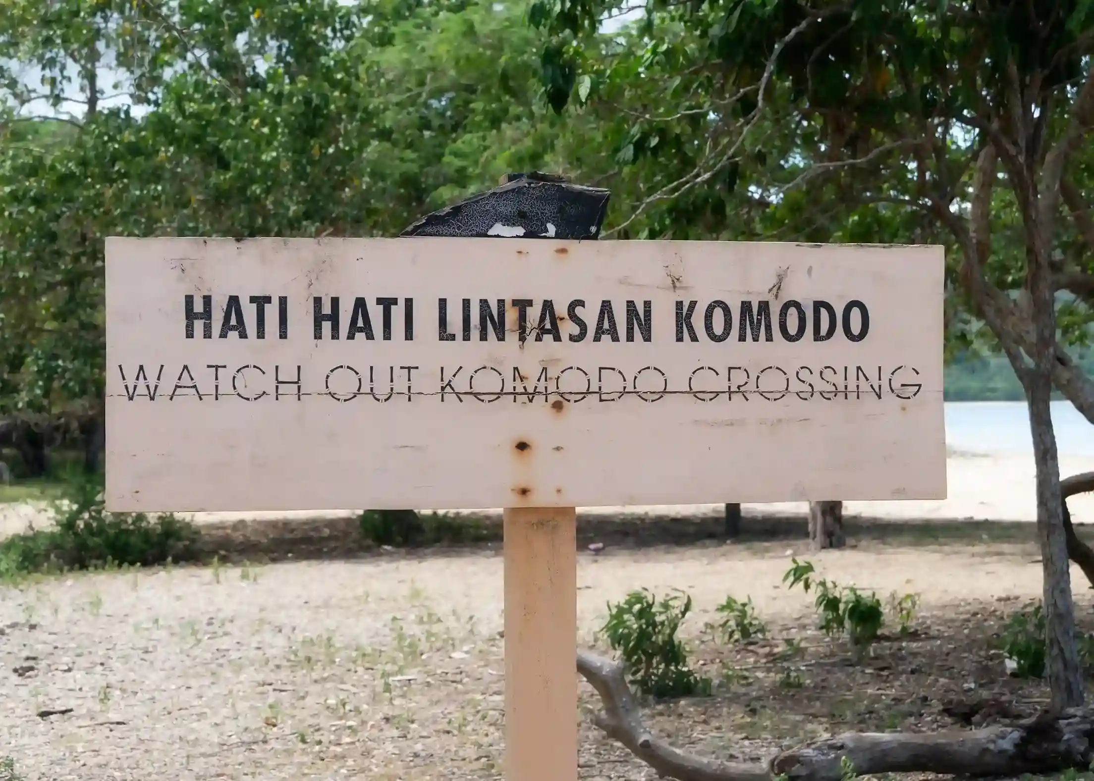 Schild „Komodo-Insel“ | Komodo Nationalpark Komodo Luxury