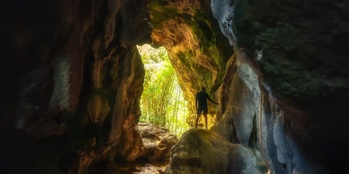 Batu-Cermin-Höhle Labuan Bajo | Komodo Luxury
