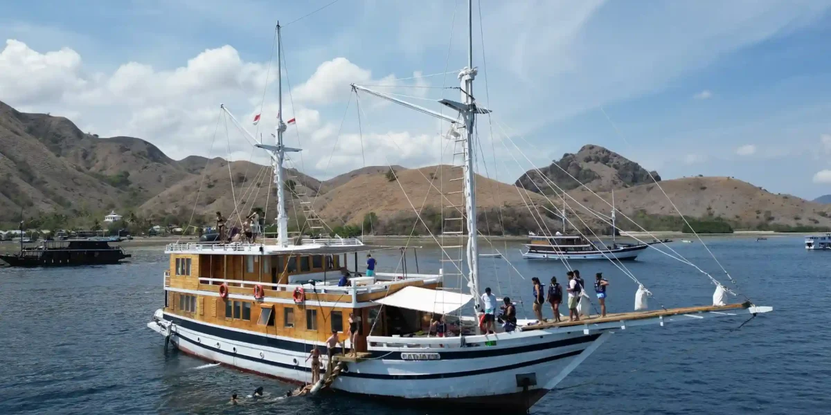 Einen Moment auf dem Phinisi | Catnazse Kreuzfahrt Tauchkreuzfahrt Phinisi | Komodo Luxury