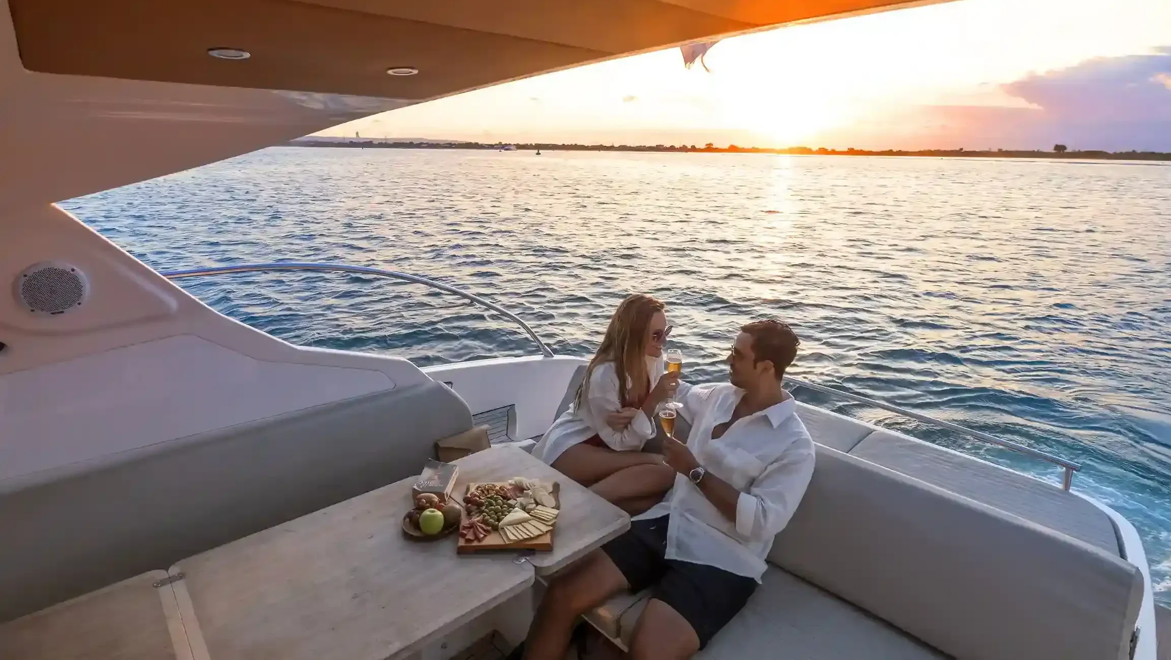 Paseo en barco de lujo por Bali Premium | Komodo Luxury