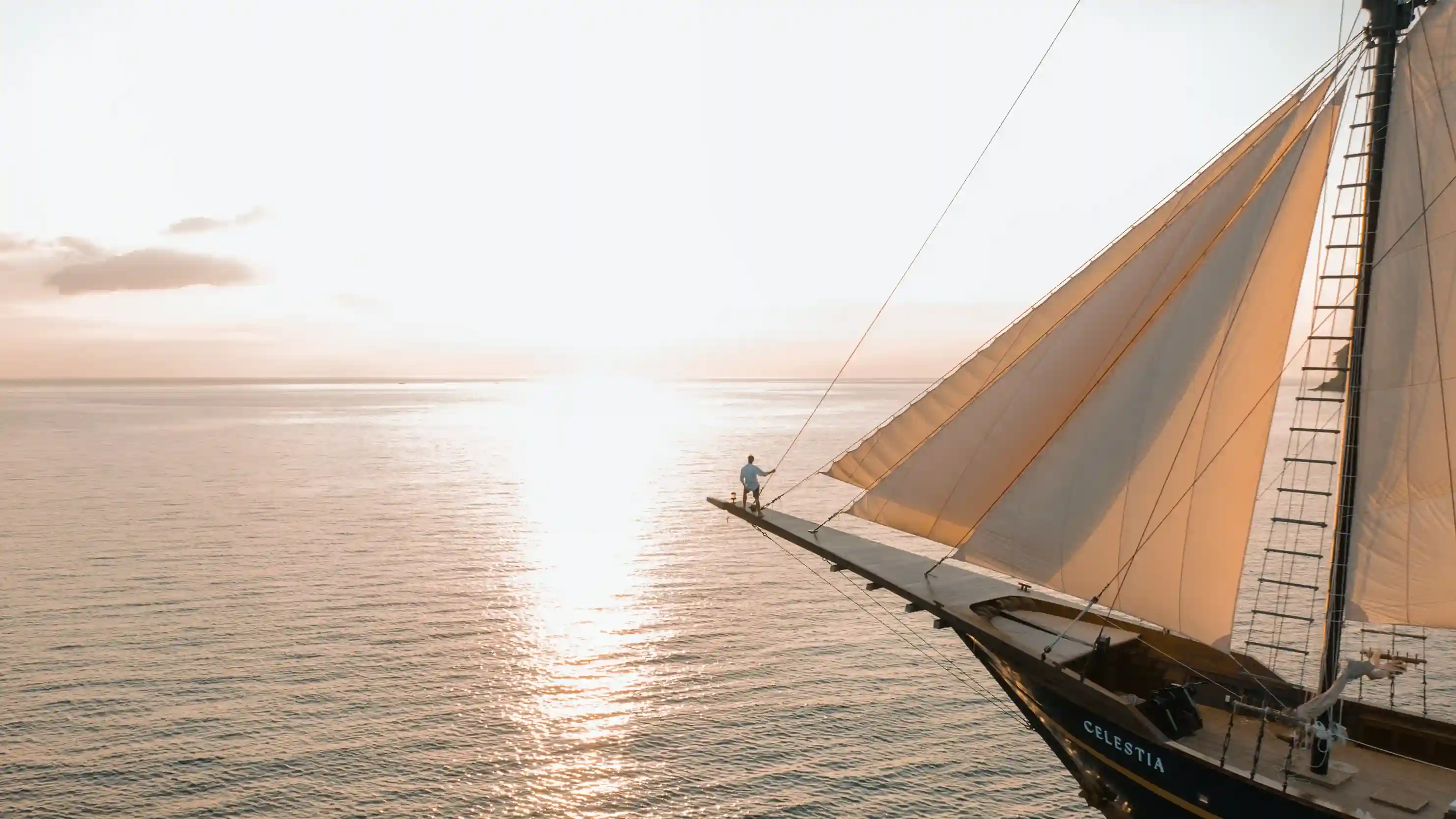 Komodo Sailing