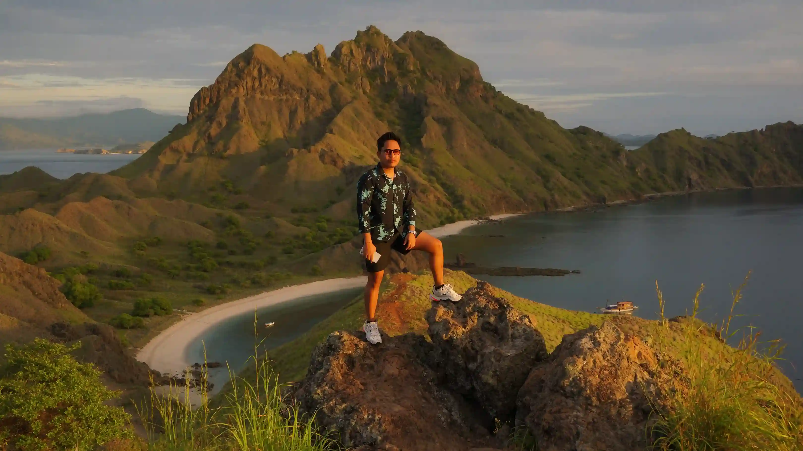 Východ slunce na ostrově Padar | Komodo Luxury