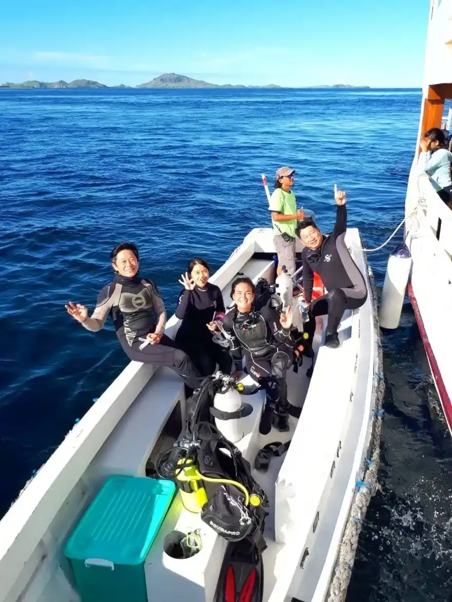 mergulho | Tour Raja Ampat  Komodo Luxury