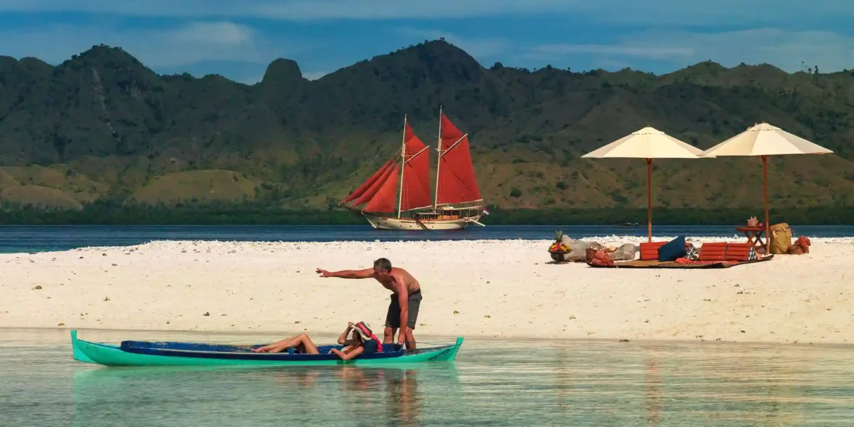 Si Datu Bua Phinisi Sailing | Raja Ampat Tour | Komodo Tour | Komodo Luxury