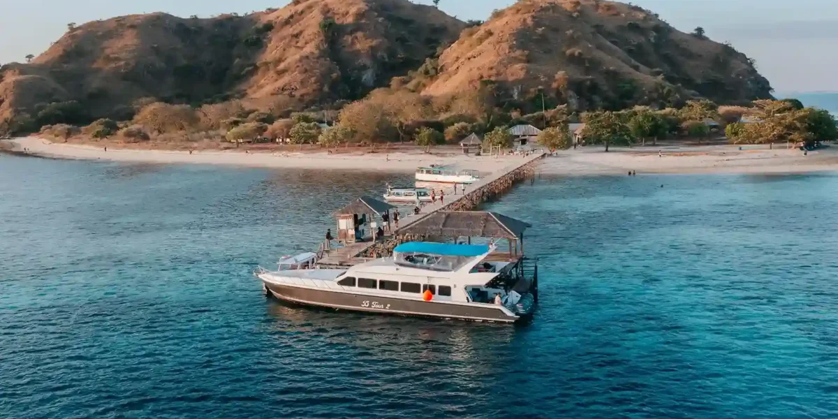 Schnellboot Kanawa auf Schnellboot