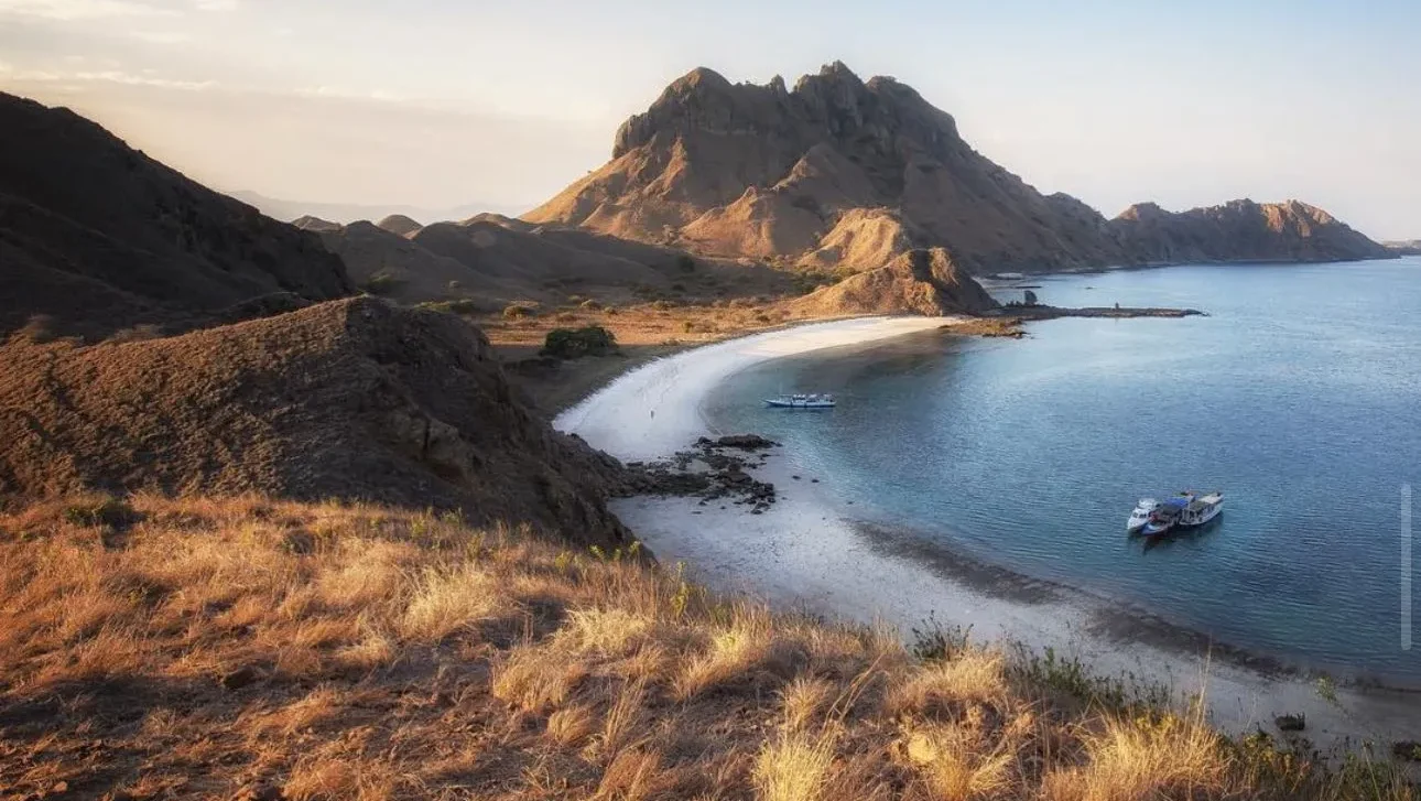 Padar | Komodo Luxury