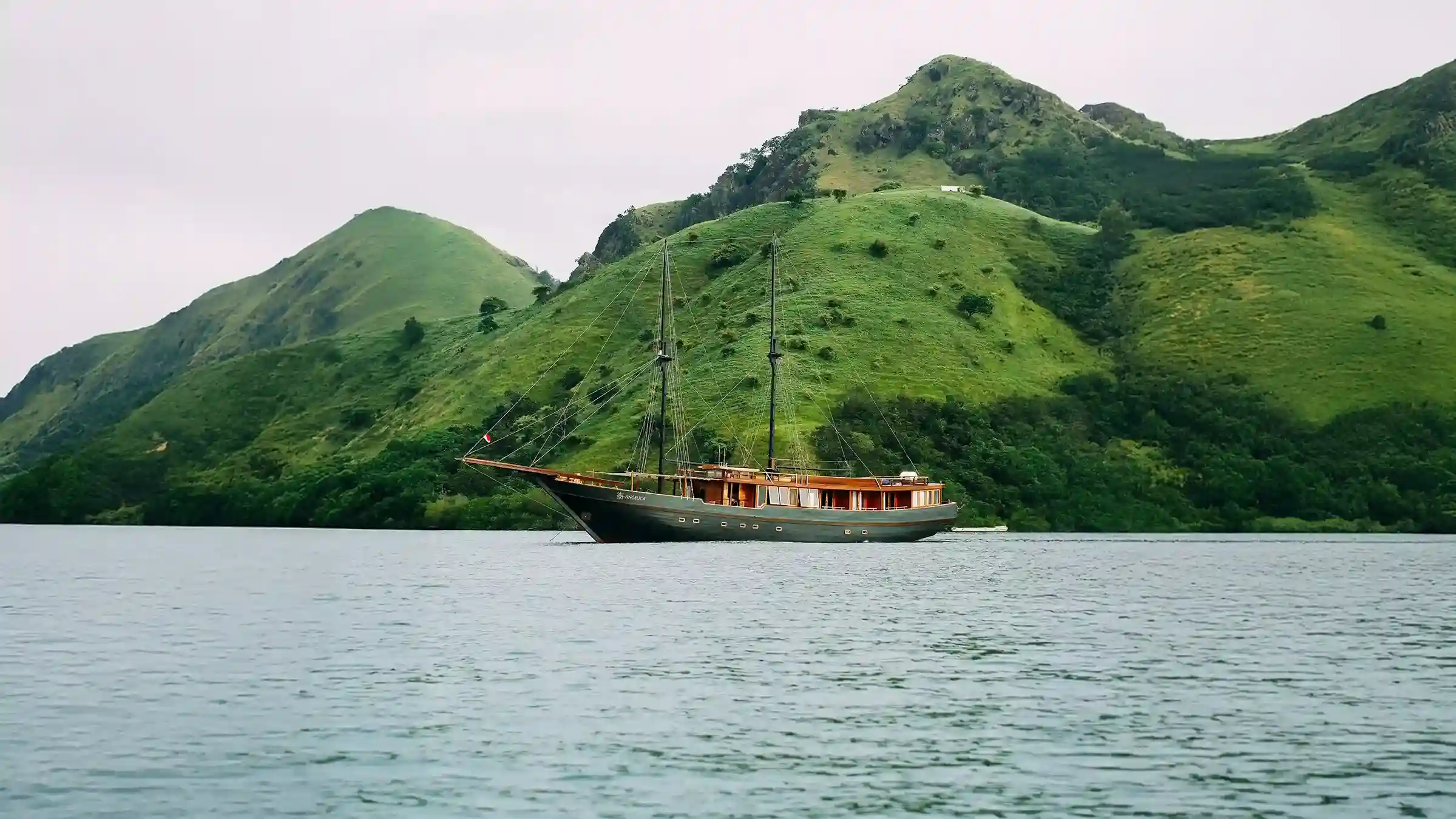 Angelica Phinisi | Privatreise Komodo | Gruppenreise | KomodoLuxury