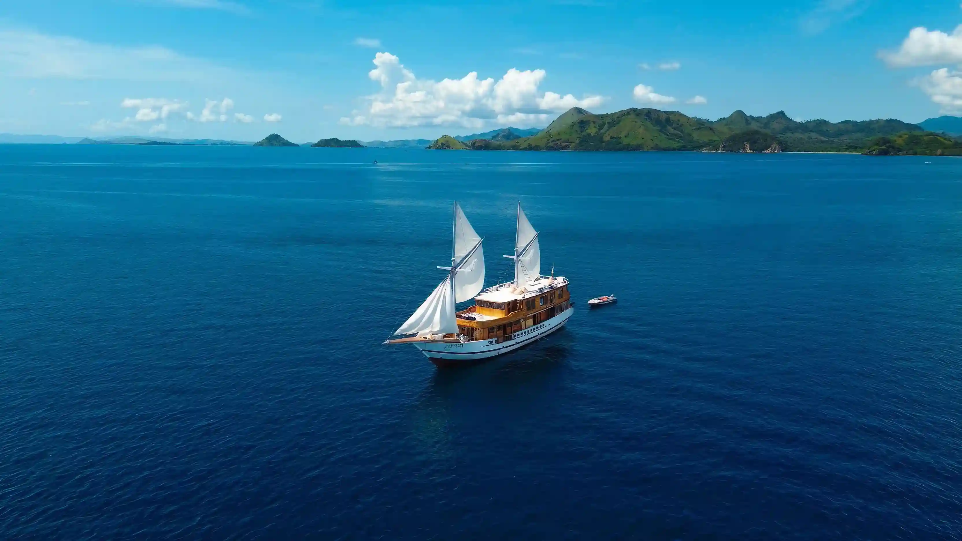 Raffles Kreuzfahrt Phinisi | Komodo Tour Komodo Luxury