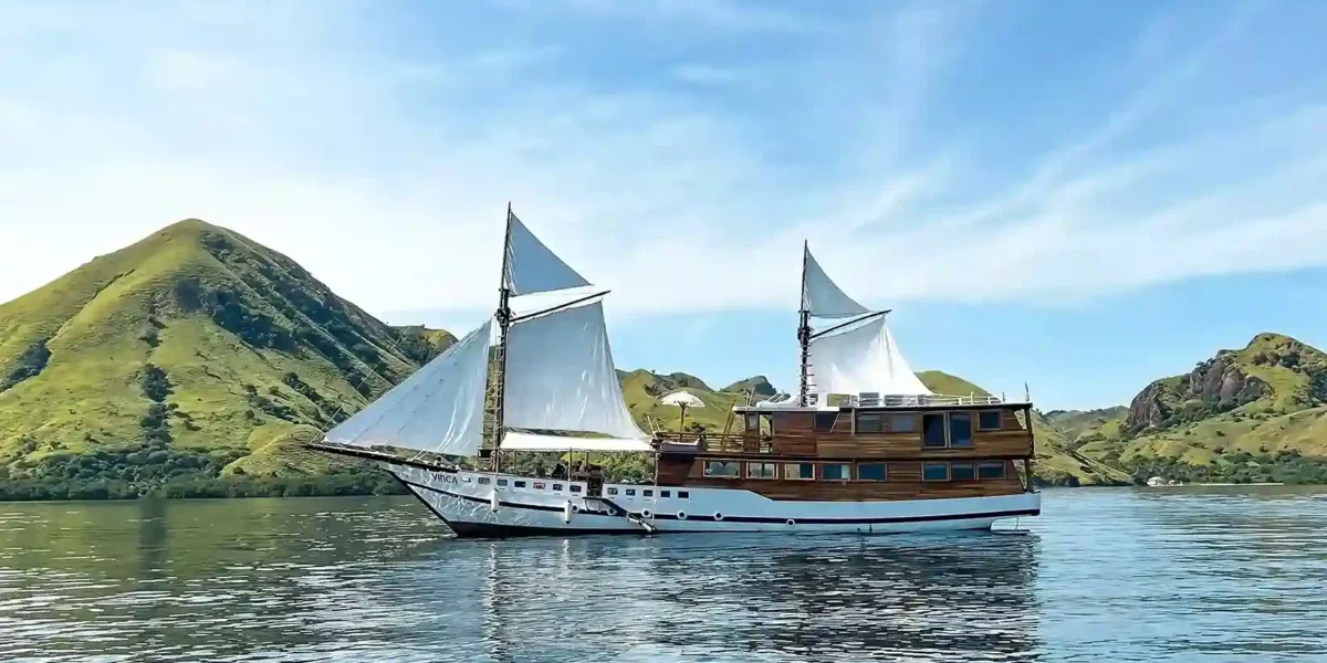 Außenansicht der Vinca Voyages | Komodo Luxury