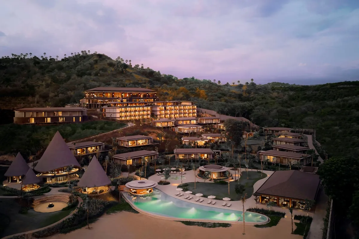 اكتشف أفضل أماكن الإقامة في جزيرة كومودو  Labuan Bajo Komodo Luxury
