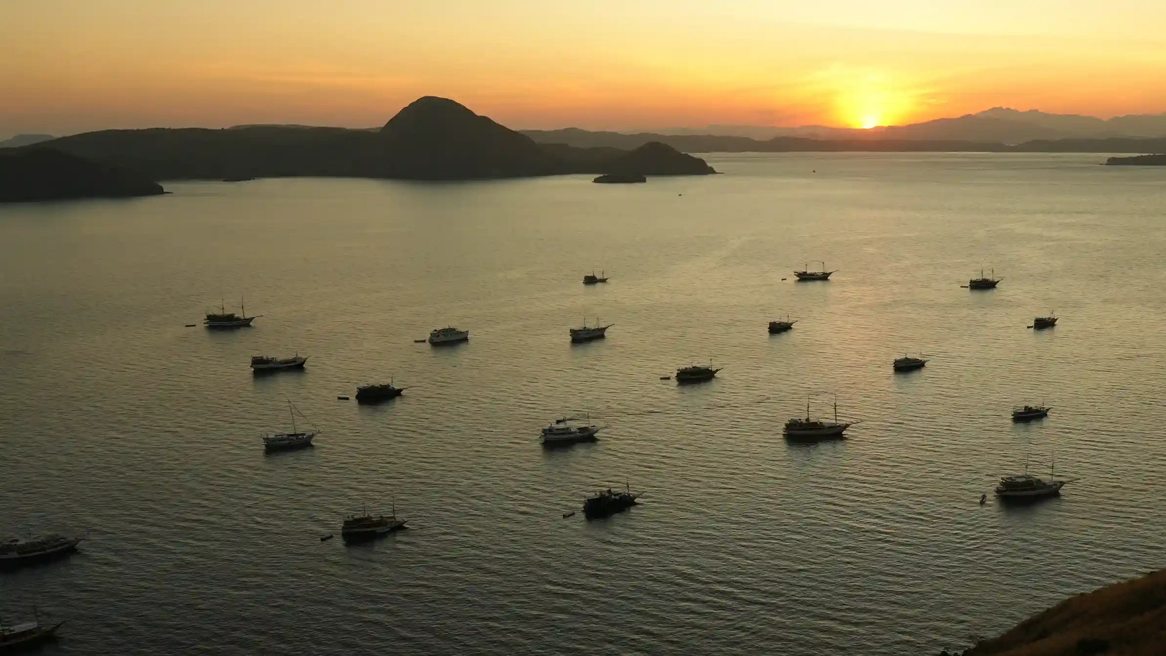 Insel Komodo | Komodo Nationalpark  Tour zur Insel Komodo | Komodo Luxury