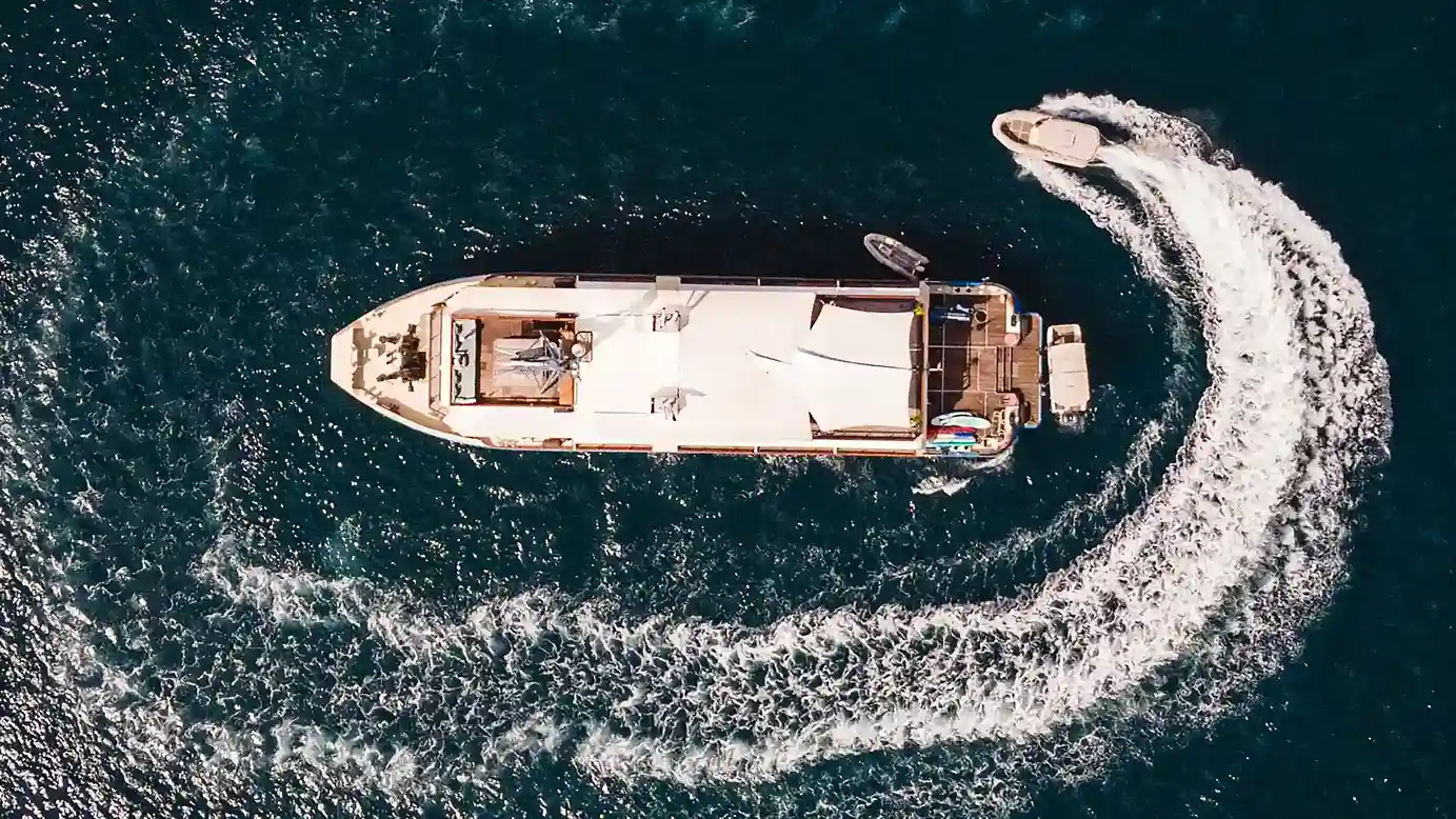 Kudanil Explorer | Zeiltocht op een jacht | Komodo Luxury