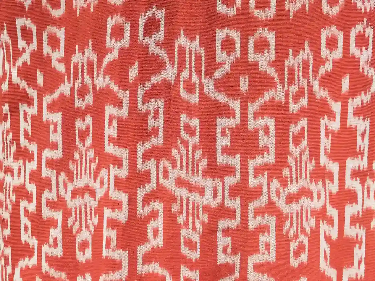 Kain-deken met garnalenmotief | Heritage Tenun | Komodo Luxury