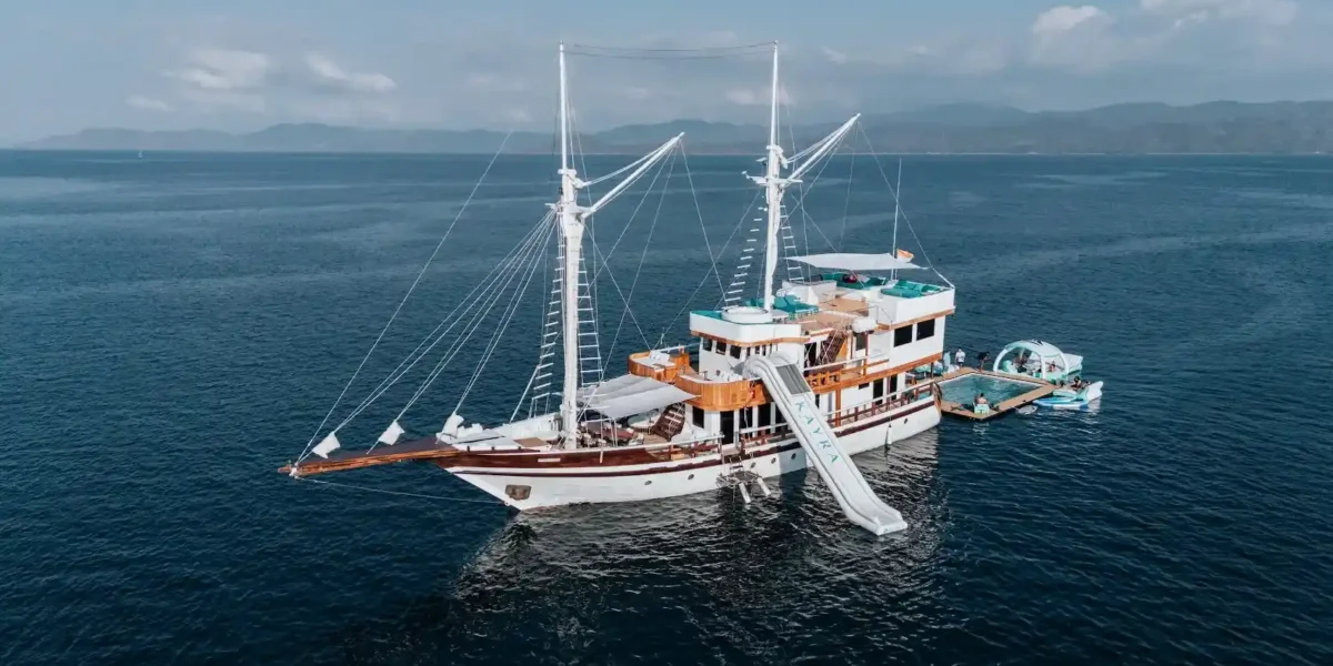 Außenansicht Kayra Phinisi | Kayra Phinisi Bootscharter Komodo Luxury