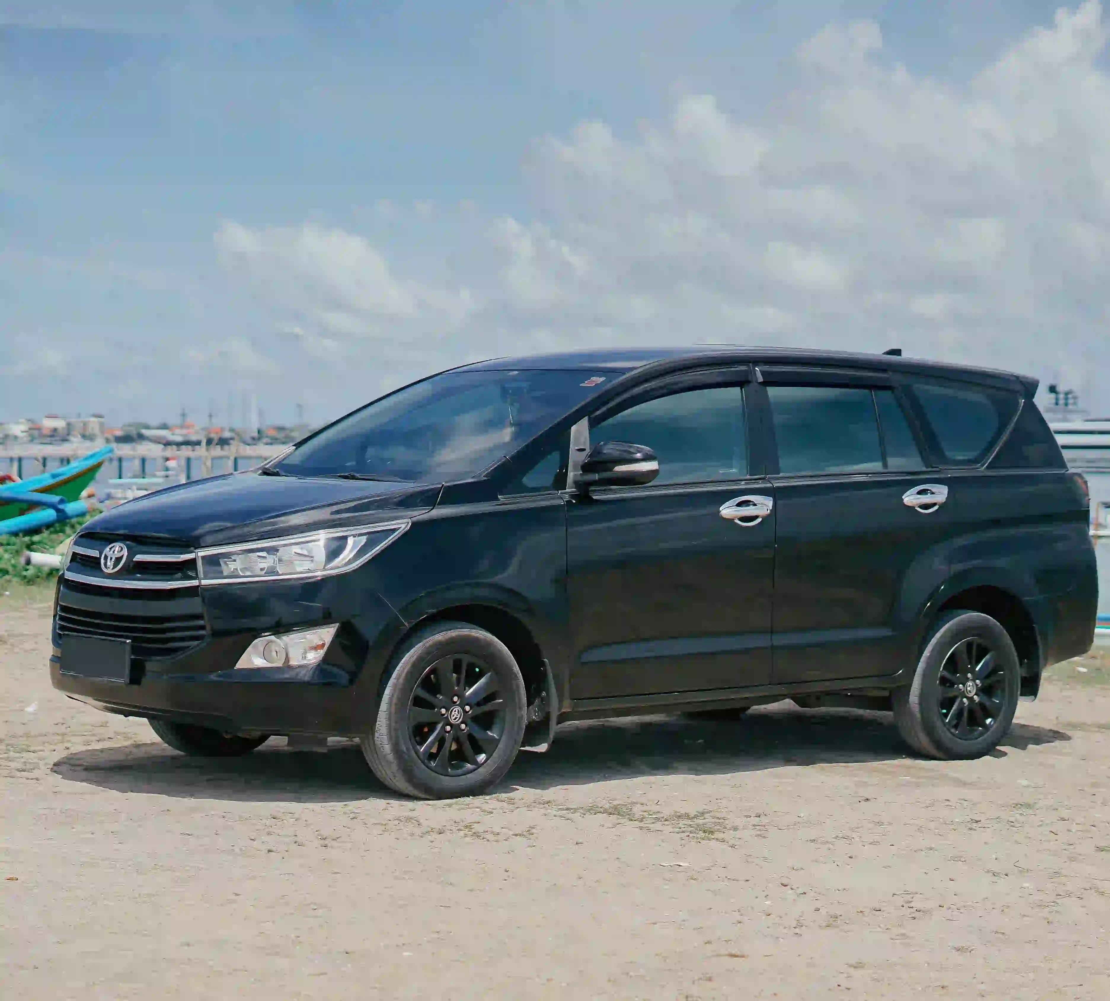 Innova Rent Car Komodo | Luxus-Transport | Komodo Luxury