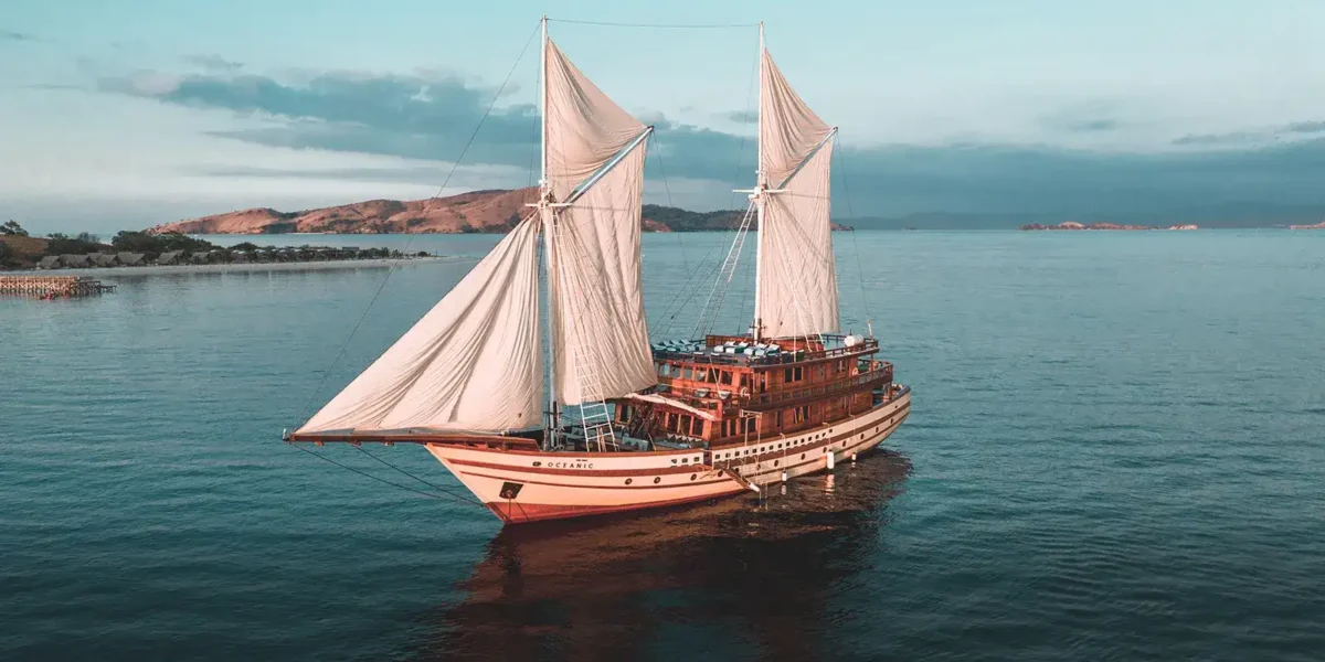 The Maj Oceanic | Komodo Luxury