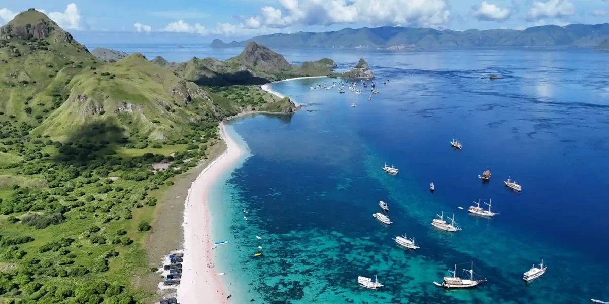 Pink Beach Komodo Segeln  Komodo-Inselrundfahrt | Komodo Luxury