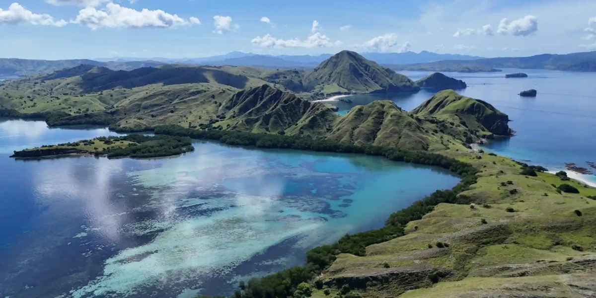 Komodo National Park | Luxury Yacht Charter Komodo | Komodo Luxury
