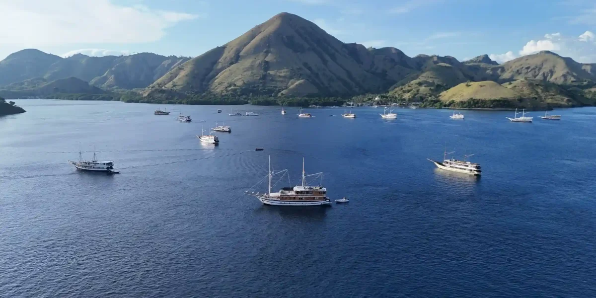 Segeln auf der Insel Komodo | Luxusyachtcharter yachtcharter | Komodo Luxury